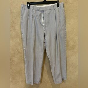 Jos A. Banks searsucker suit 44 reg. Trousers 38x28